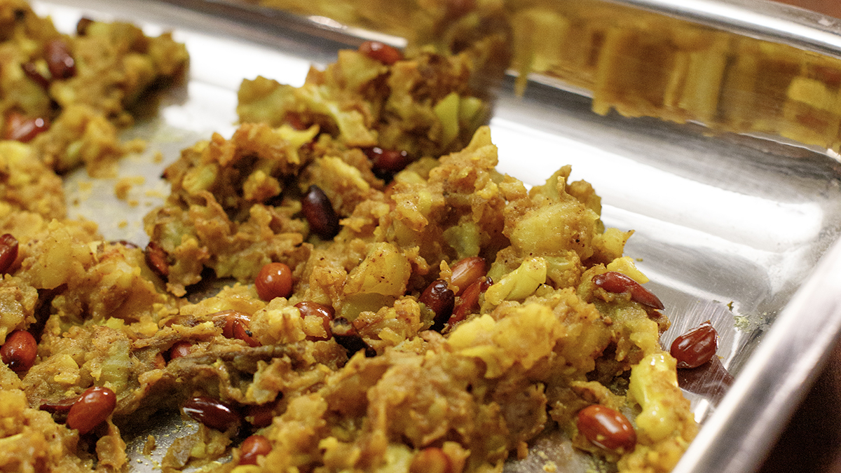 Aloo Gobi Filling. Stuff this delectable Bengali-style spiced cauliflower, potato, and peanut mash inside your samosas, or prepare it as a scrumptious side dish.