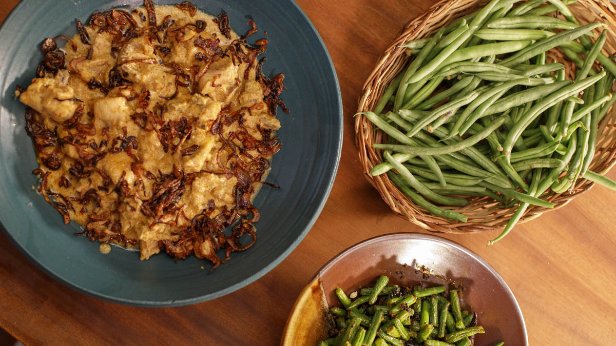 Saffron Chicken Korma. Asma teaches how to infuse saffron, blend masalas, build flavor profiles, and she even reveals her secret tips on making the ultimate homemade garam masala.