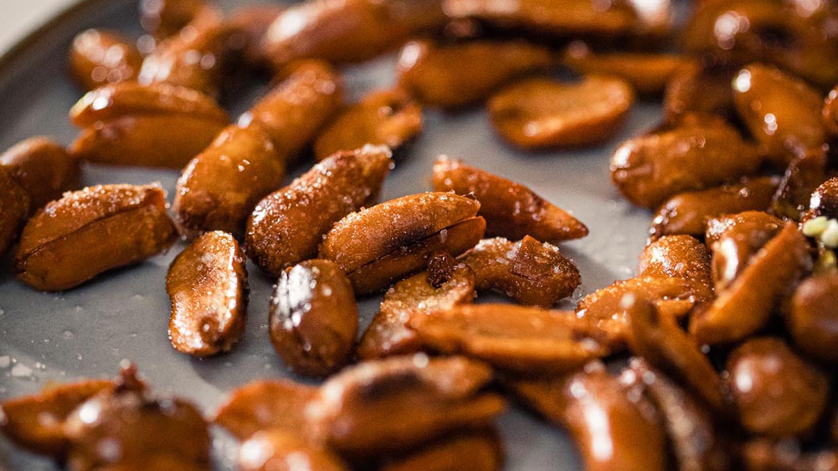 Sweet and Savoury Fried Peanuts