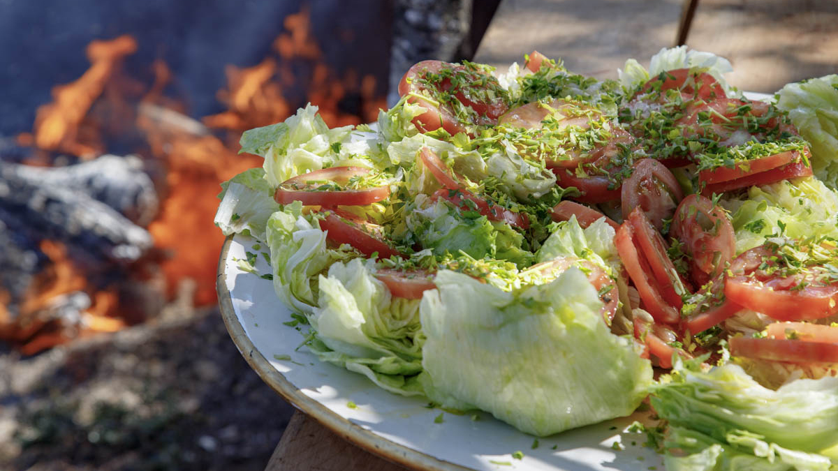 Ensalada Mixta - Lettuce & Tomato Salad.