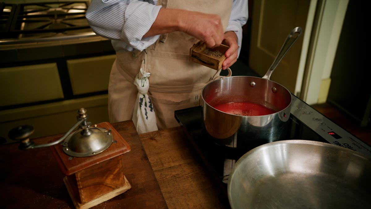 Passata di Pomodoro. Learn how to make this easy to make multipurpose tomato sauce which you can use for pasta sauces or on pizza. Added bonus: this sauce may also be stored in a sterilized airtight container in the refrigerator for a week or frozen for several months.